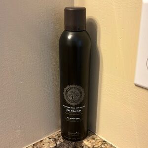 Tweaked by Nature 2XL Fiber Lift dry volumizing spray.